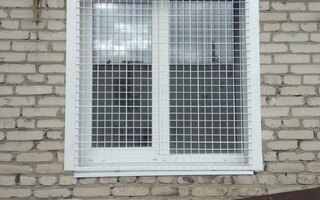 решетка для окна от выпадения животных без возможности открывания
